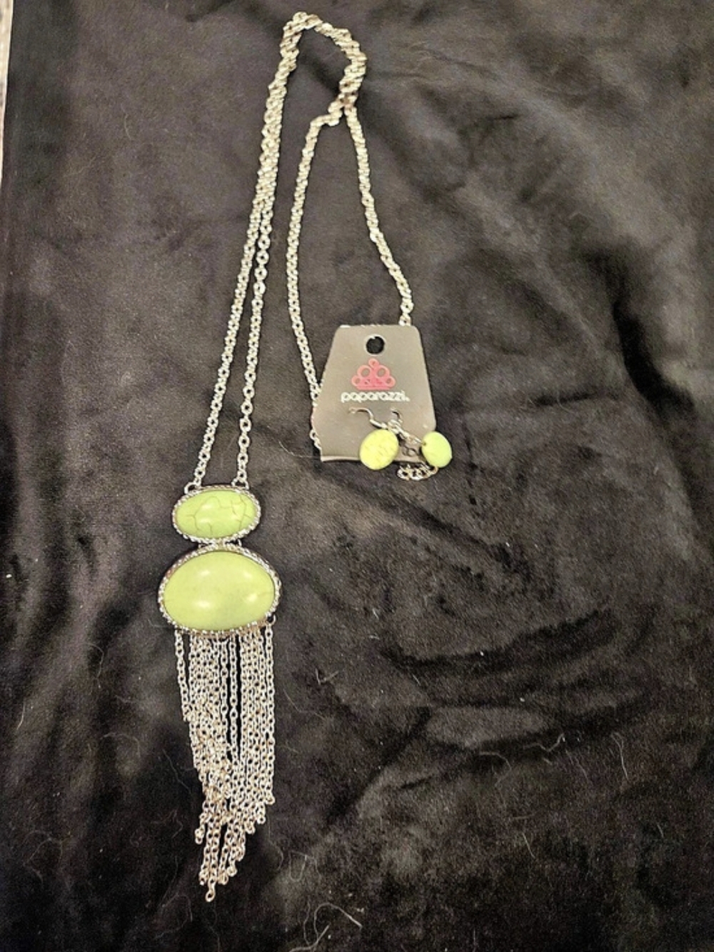 paparazzi Green Pendant Necklace & Earrings